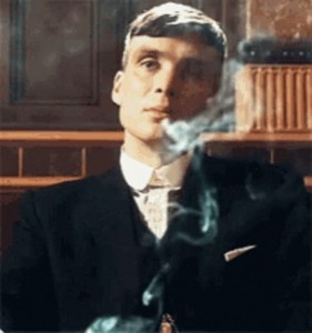 Создать мем: томас шелби с трубкой, thomas shelby, томас шелби голубые глаза