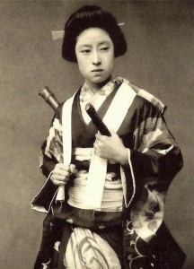 Создать мем: женщины самураи в японии, самураи японии, онна-бугэйся, японской женщины-самурая