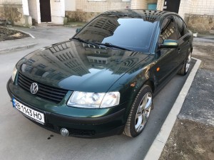 Создать мем: Volkswagen Passat B5 Рестайлинг, фольксваген пассат 1999 года 1.8, пассат 1999г 1.6 в5 черного цвета