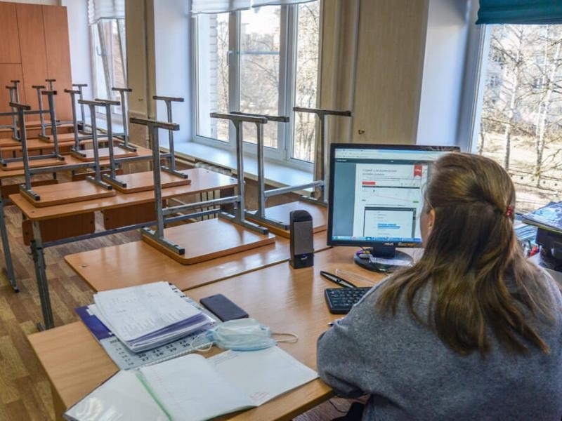 Создать мем: дистанционное обучение, онлайн по школам, московская школа