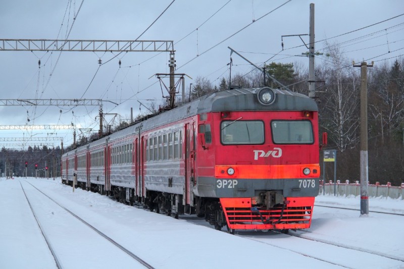 Создать мем: эт 2 м, эр2р 7078, электропоезд