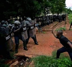 Создать мем: полиция на массовых беспорядках, police force, colombia riot police