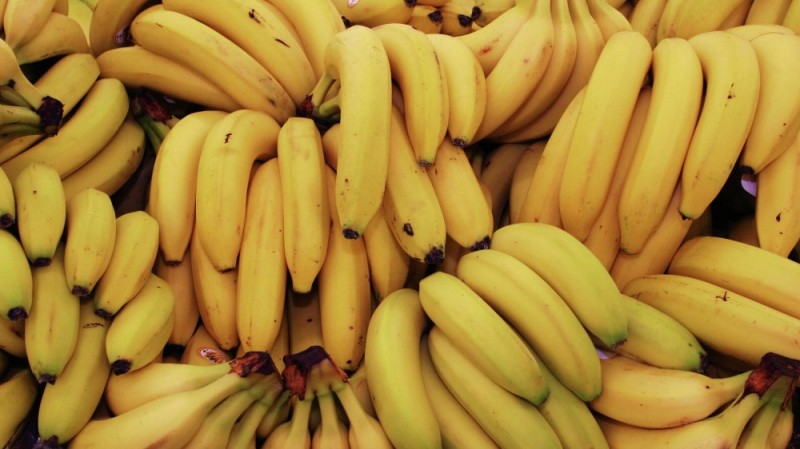 Create meme: banana fruit, mini bananas, banana banana