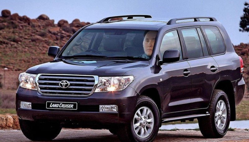 Create meme: toyota land cruiser 200 series, 200 land cruiser, Toyota land cruiser 200