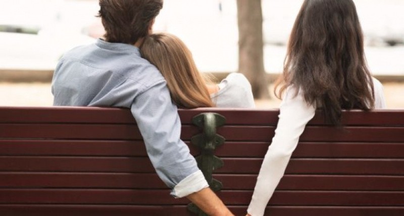 Create meme: a man and a woman on a bench, lovers on the bench, cheating on the bench