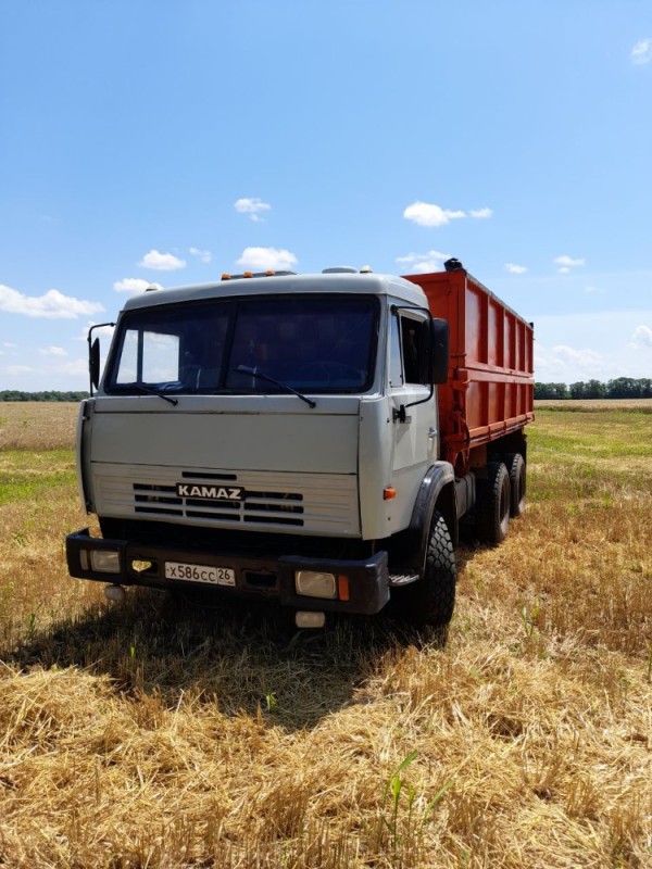 Создать мем: камаз 65115 зерновоз, камаз 55102 сельхозник, зерновоз камаз