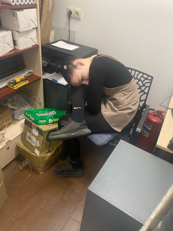 Create meme: sleeping on the job, employee, in the office 