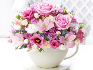 Create meme: greeting card happy birthday bouquet, bouquet of flowers pictures happy birthday, delicate bouquet with birthday