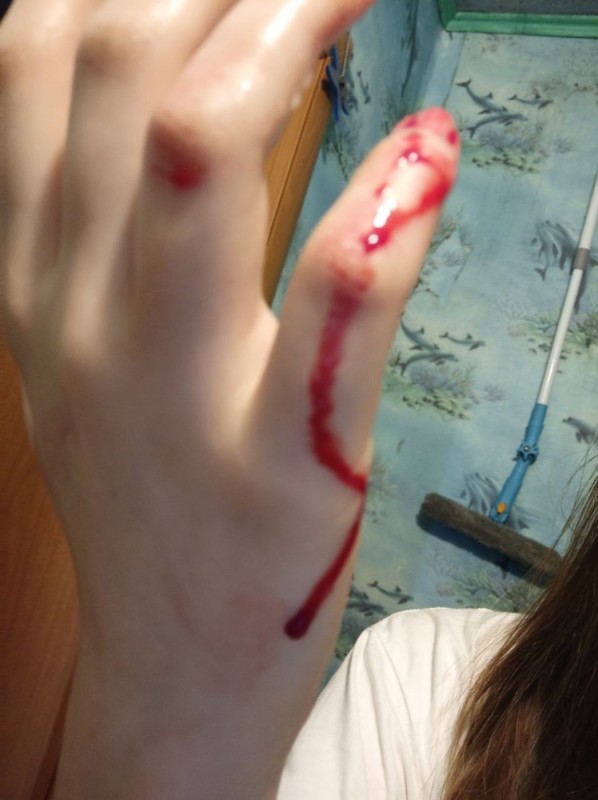 Create meme: body part, finger cut, I cut my finger