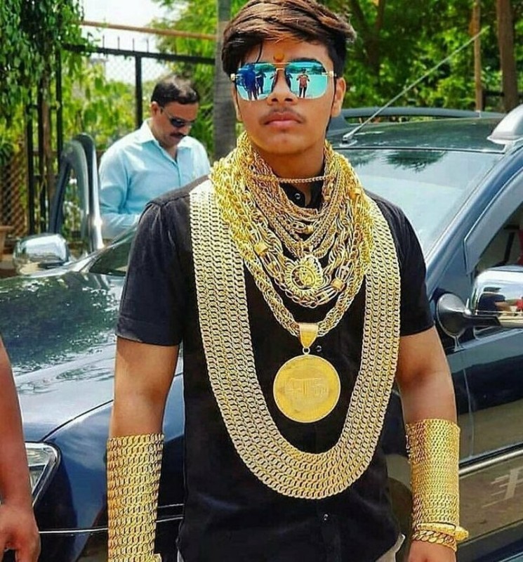 Create meme: chain around the neck, gold chain