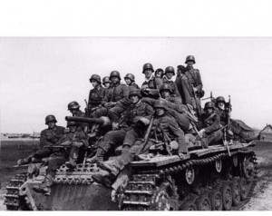 Создать мем: афган дшб 1979-1989 фото, танкисты panzerwaffe, танк sturmgeschutz iii фото войны