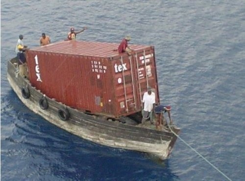 Создать мем: морские перевозки, маленький контейнеровоз, контейнерные перевозки