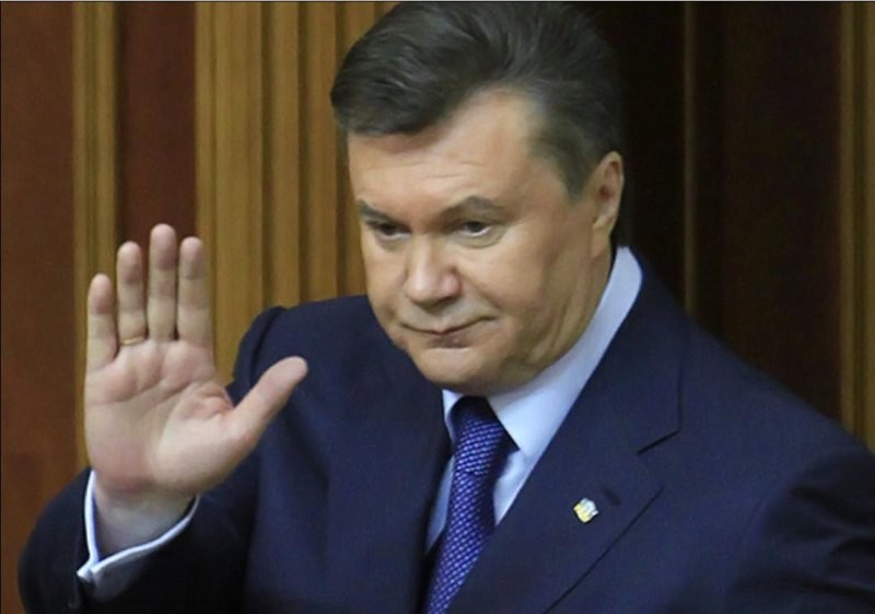 Create meme: Viktor Yanukovych , blagun, phone 