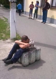 Create meme: drunks photos, drunks in the yard photo, drunks on the bench photo