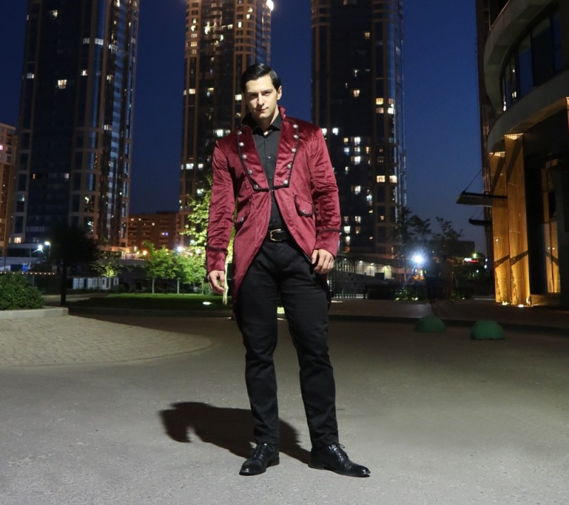 Create meme: male , burgundy jacket, burgundy men's suit