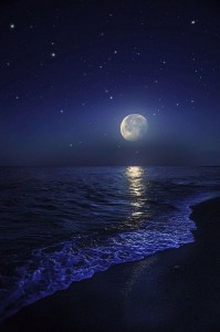 Создать мем: луна звезды море, море ночью, ночь луна звезды море