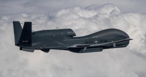 Создать мем: американский беспилотник, беспилотник rq-4b global hawk, northrop grumman rq-4b global hawk квадро