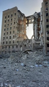 Создать мем: сирийский город хомс 2021, разрушение зданий, разрушенное бетонное здание