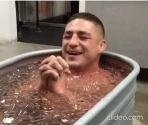 Создать мем: ice bath, ванна мем, бромйодные ванны