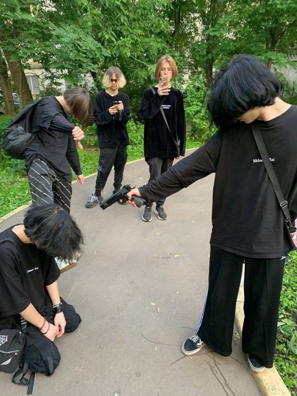 Create meme: Goth teens, emo guy, emo fashion