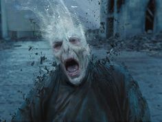 Create meme: Volan de mort, Voldemort the deathly Hallows 2