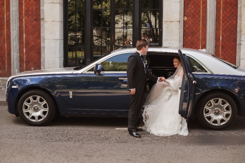 Create meme: rolls royce for the wedding, wedding rolls royce, rolls royce wedding