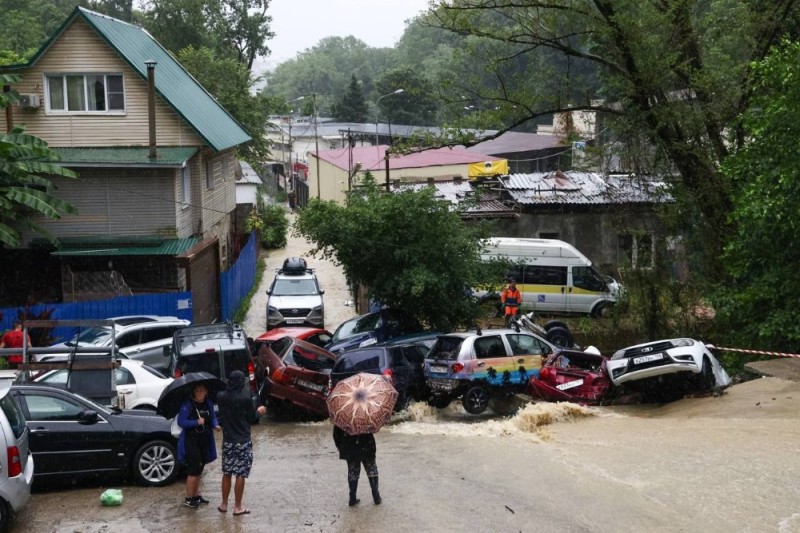 Create meme: flooding in Sochi, the flood in sochi 2015, tuapse flood