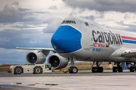 Создать мем: боинг 747 грузовой, самолет боинг 747, боинг 747 800