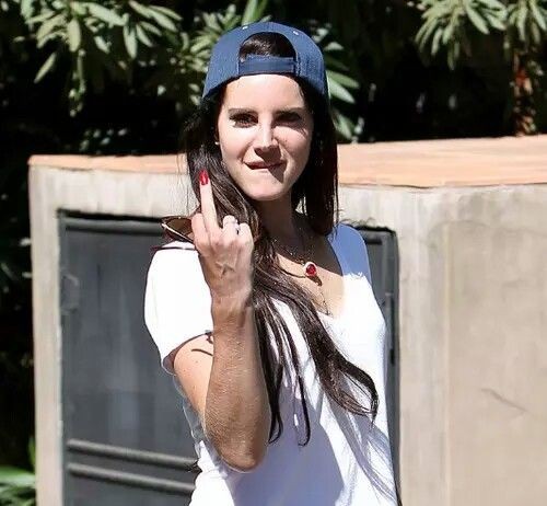 Create meme: Lana del Rey , Lana Del Rey Paparazzi 2021, Lana Del Rey Fac