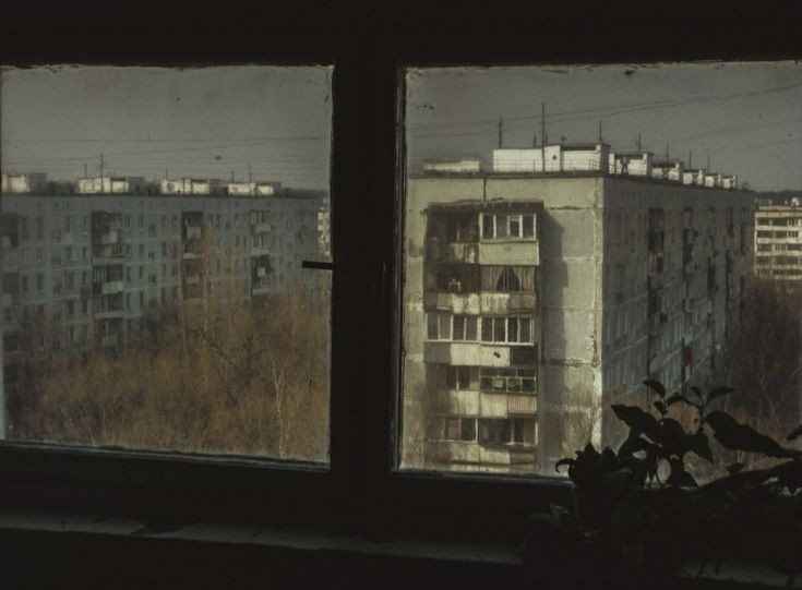 Создать мем: doomer, депрессивный вид из окна в россии, из окна