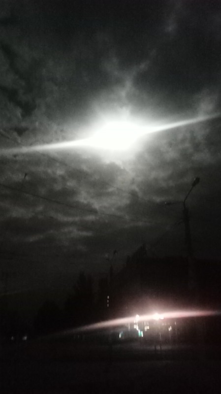 Create meme: ufos in Kolomna, Chelyabinsk meteorite on February 15, 2013, glow in the sky