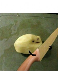 Создать мем: нож для картошки, картошка с ножом мем