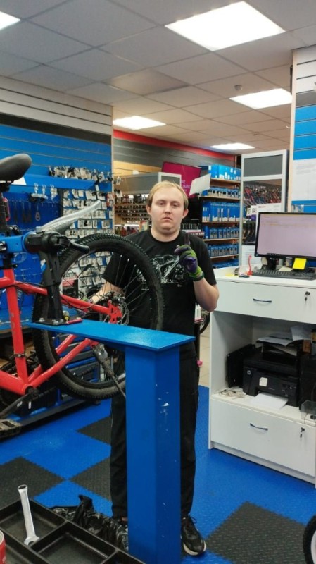 Создать мем: веломастерская москва, велосипед нова трак, bike repair shop