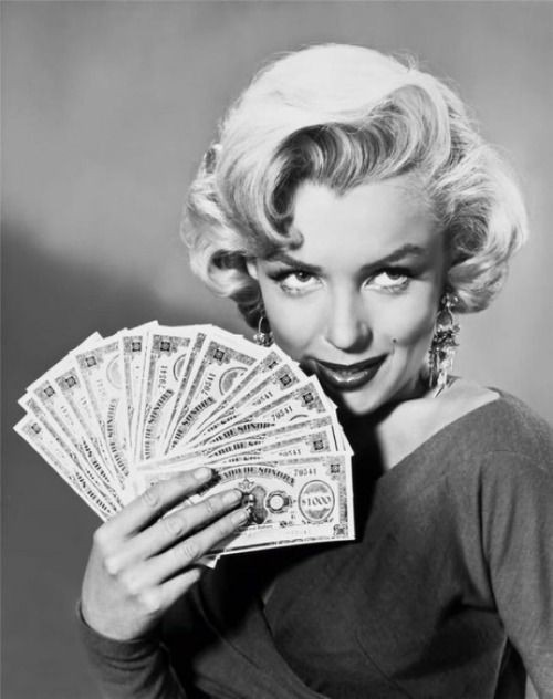 Create meme: Marilyn Monroe with money, Marilyn Monroe, marilin monroe
