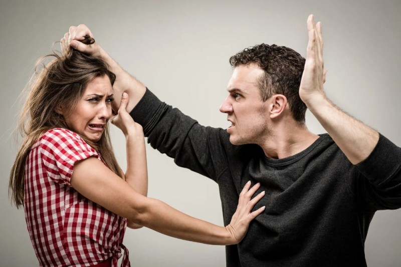 Create meme: signs of an abuser, a woman beats a man, the woman shouts at the man