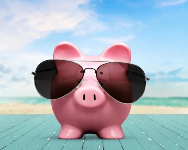 Create meme: pig in sunglasses, piggy with glasses, pig with sunglasses