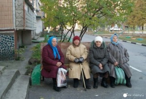 Create meme: grandmother at the door meme, grandmother on the bench, grandmother at the door