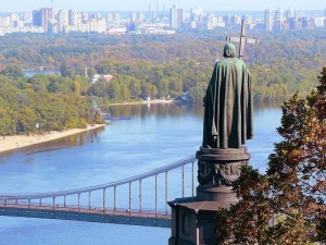 Create meme: Prince Vladimir on the Bank of Dnepr, the statue of the river Dnieper, the monument of the baptism of Rus in Kiev