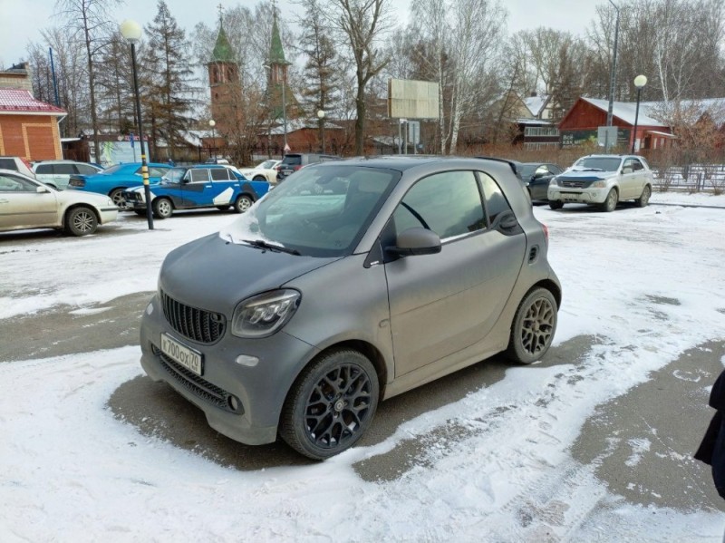 Создать мем: Suzuki Splash, smart fortwo iii, smart brabus