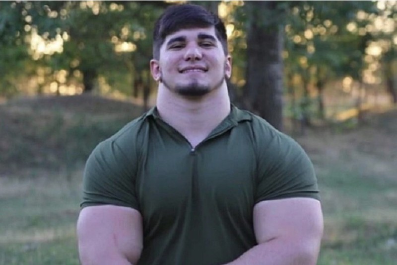 Create meme: askhab tamayev, chechen hulk, Chechen hulk askhab tamayev