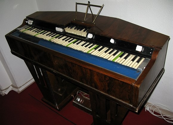 Create meme: emyriton musical instrument, synth, hammond electric organ