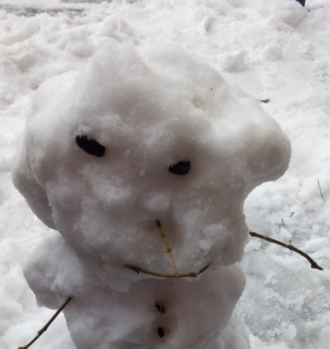 Создать мем: слепим мы снеговика, первый снеговик, веселый снеговик