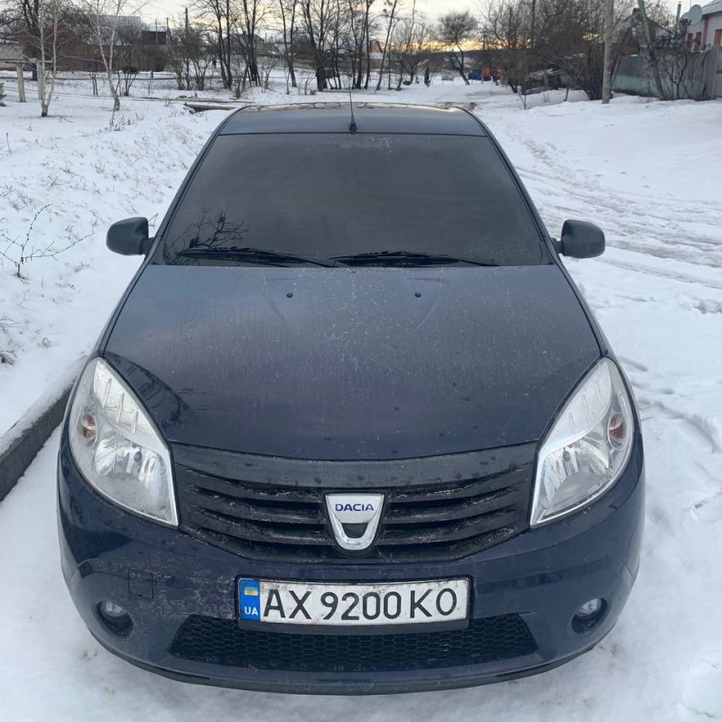 Создать мем: renault sandero 2012, renault sandero 2010, рено сандеро 2012 черный