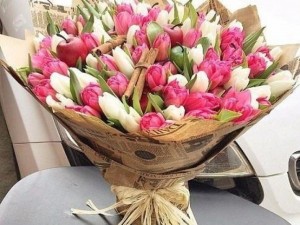 Create meme: tulips, tulips bouquet, a bouquet of tulips