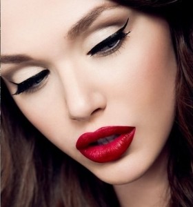 Create meme: makeup with red lips for brown eyes, make-up arrow and red lips, make-up arrow and red lipstick for brunettes