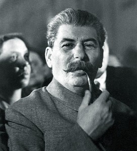 Создать мем: Иосиф Виссарионович Сталин, сталин с трубкой, товарищ сталин