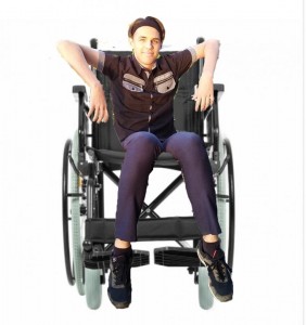 Создать мем: кресло коляска, инвалидное кресло, человек в инвалидной коляске