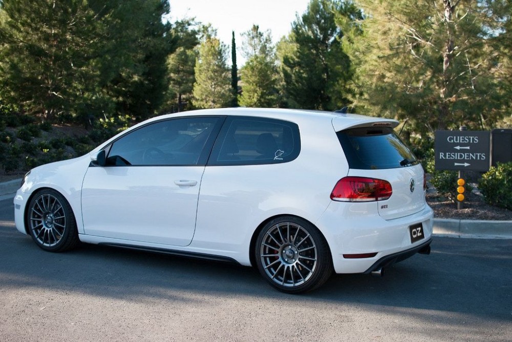 Golf 6 белый черные диски