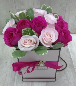 Create meme: roses in box, bouquet, flowers