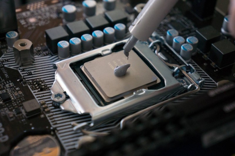 Create meme: thermal paste on the processor, thermal paste mx 4, thermal paste gd 007